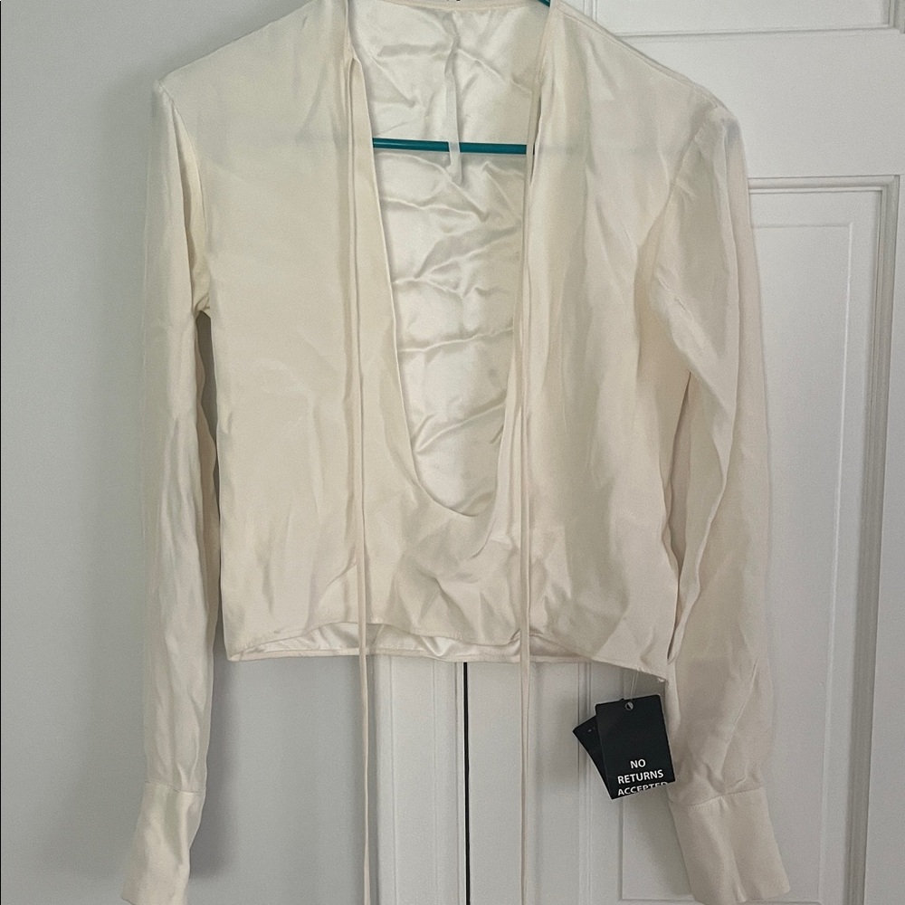 Are You Am I 100% silk NWTCream Long Sleeve Blouse
